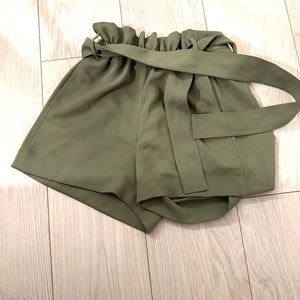 Wilfred Paperbag Shorts